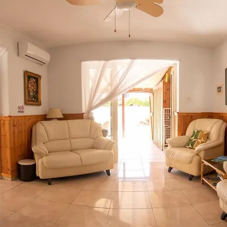 아파트 Spyros No23 Charming Oceanview Maisonette Meneou