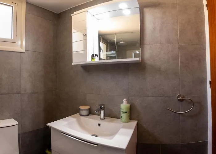 Spyros No23 Charming Oceanview Maisonette * Meneou